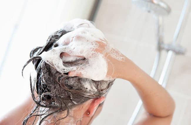 how to wash your hair in the bathtub