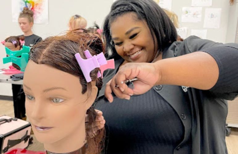 Right Cosmetology School in Greenville
